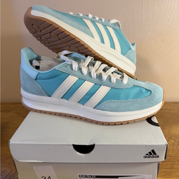 Adidas Cloudfoam Turquoise and White Sneakers - Picture 1 of 6